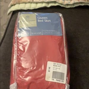 Bedskirt